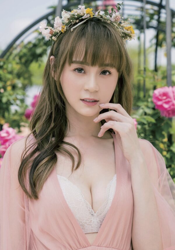 短今Sammie写真集《今日旅行中》：探索与记录